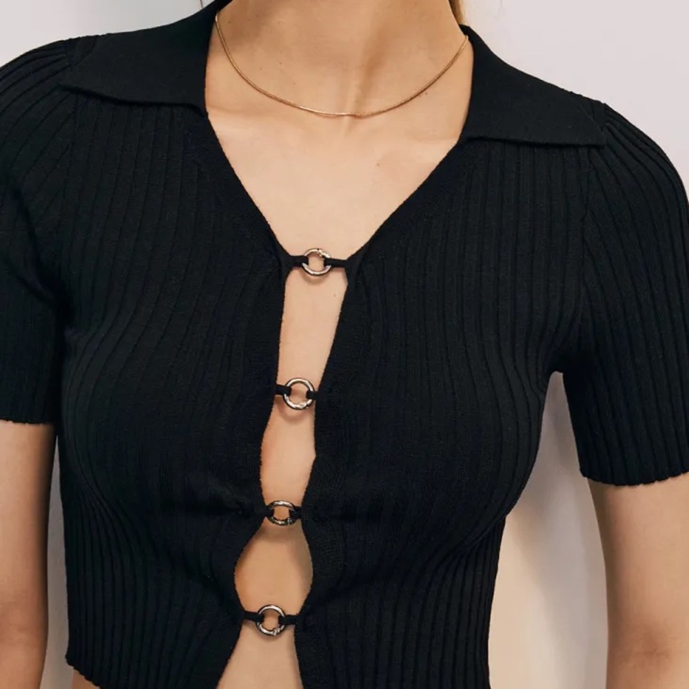 Commense Black Cutout Ribbed Short Sleeve Top